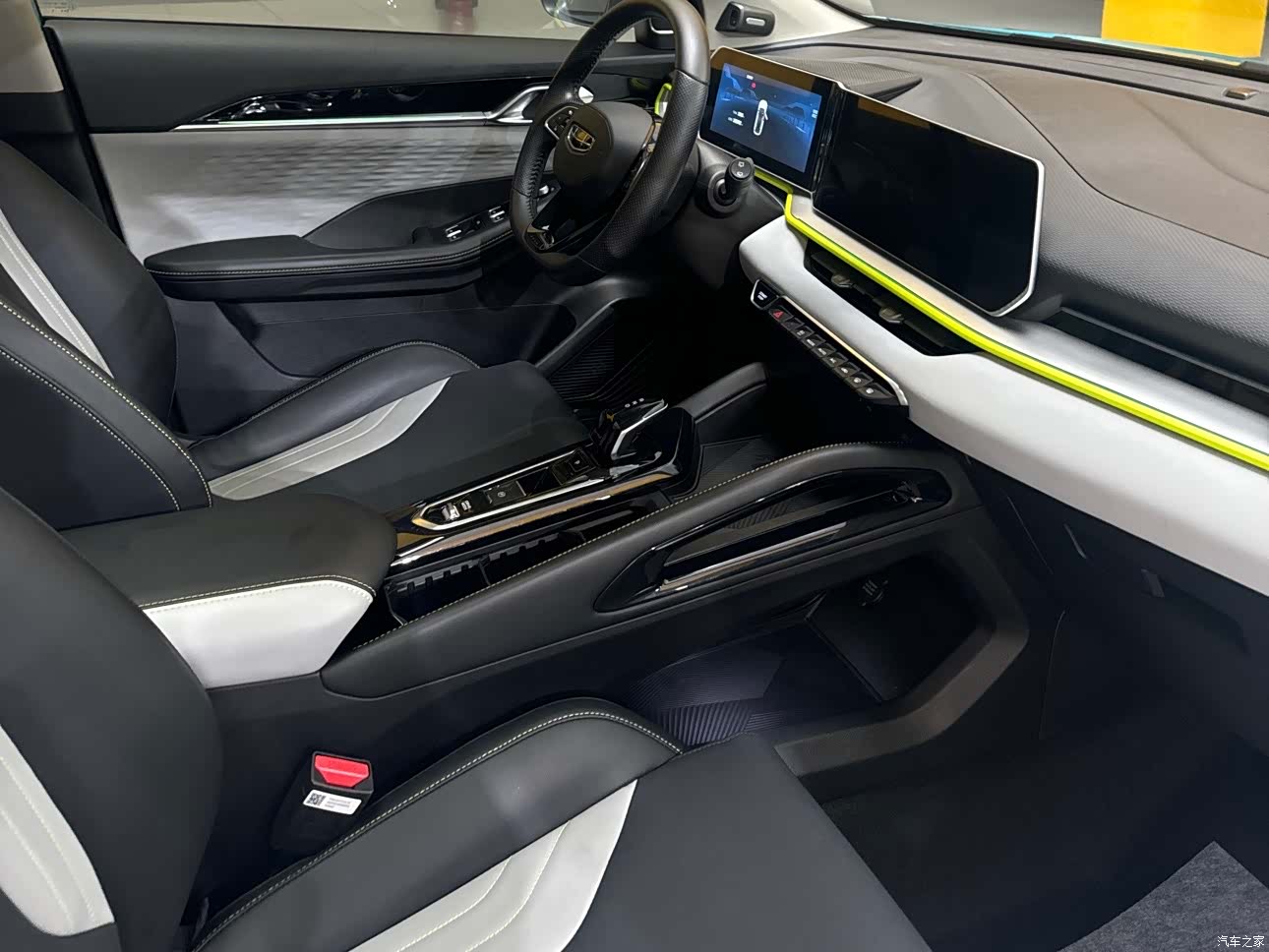 Geely Coolray, 2022 8