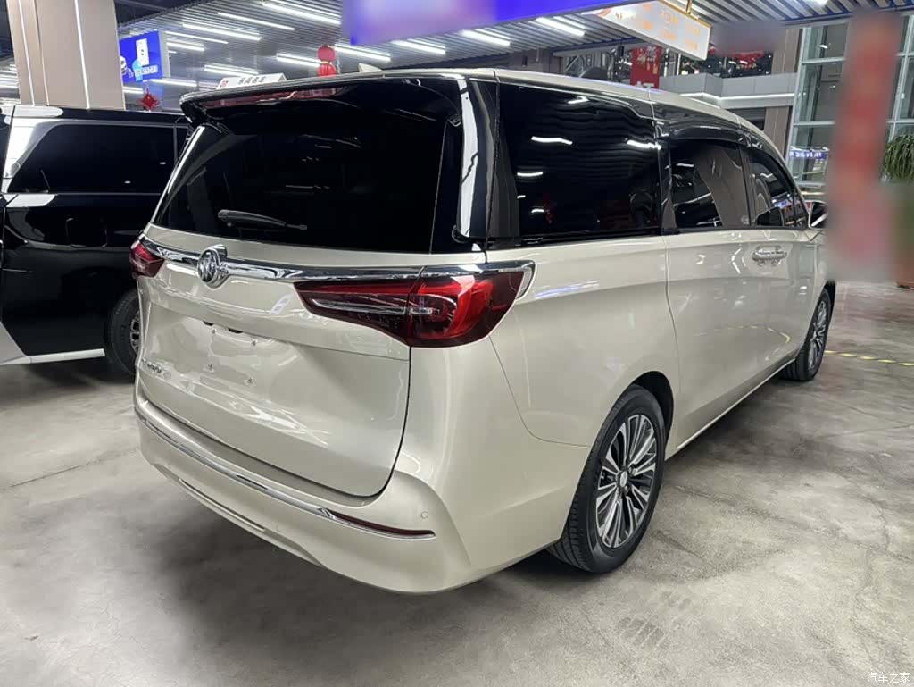 Buick GL8, 2021 3