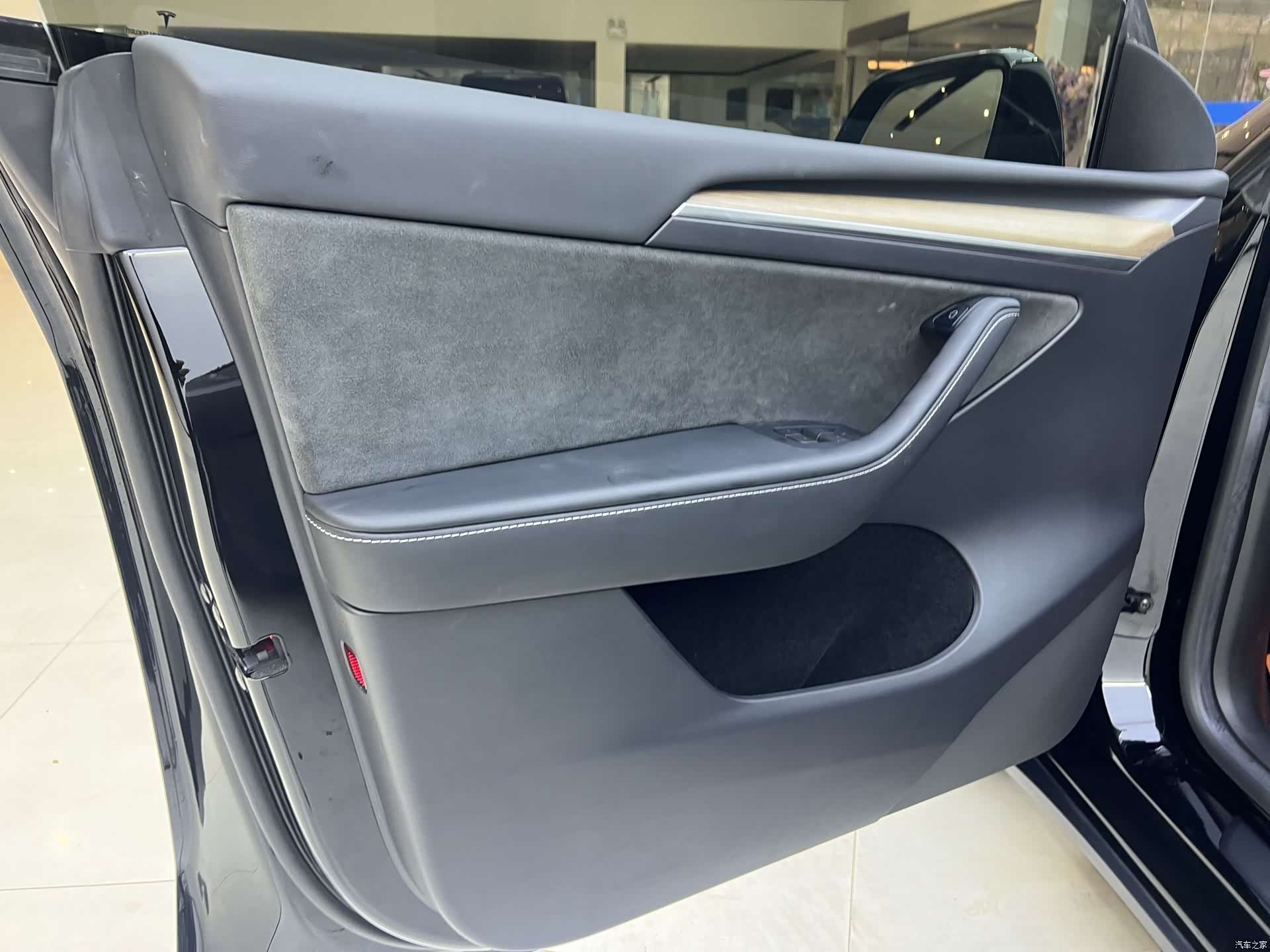 Tesla Model Y, 2023 9