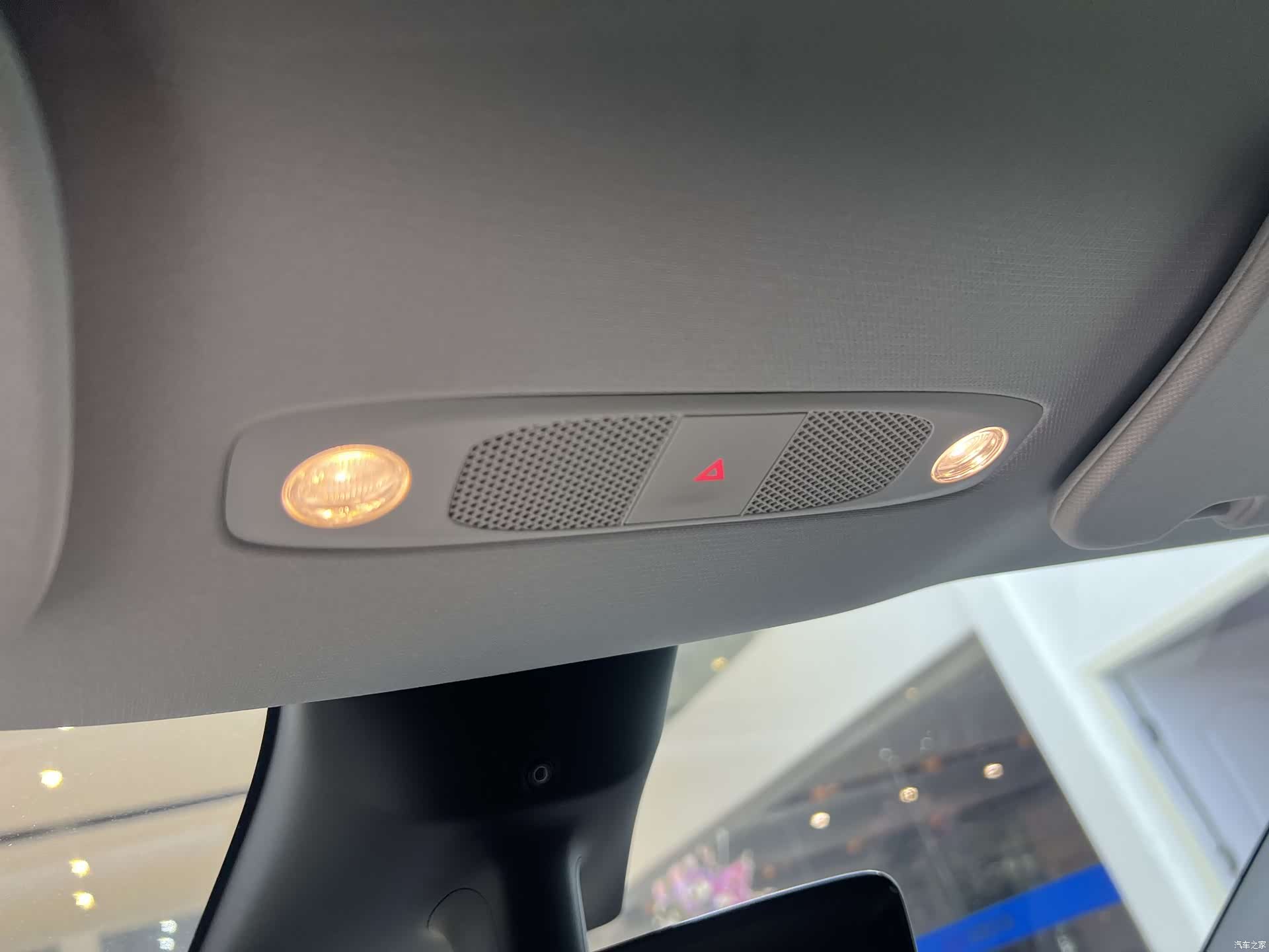 Tesla Model Y, 2023 15