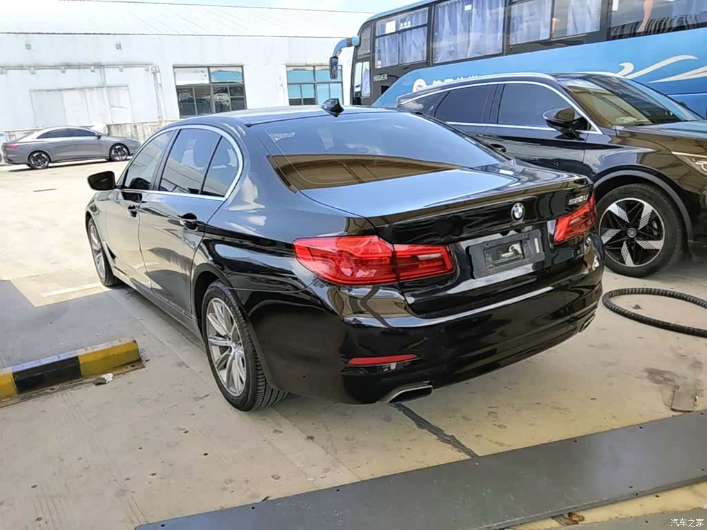BMW 5 Series, 2017 все фото