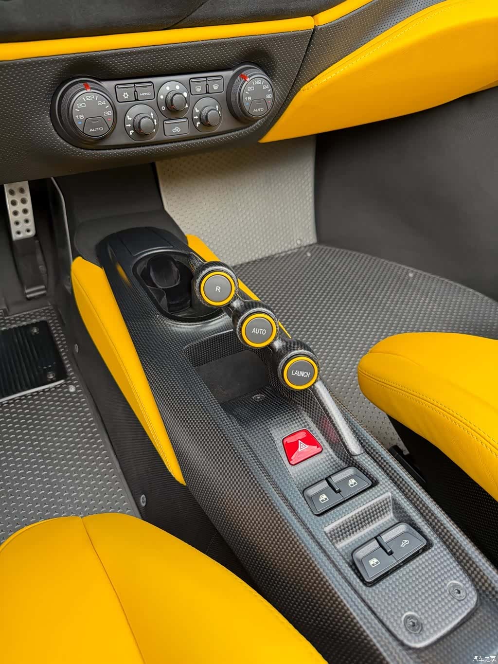 Ferrari 488, 2019 15