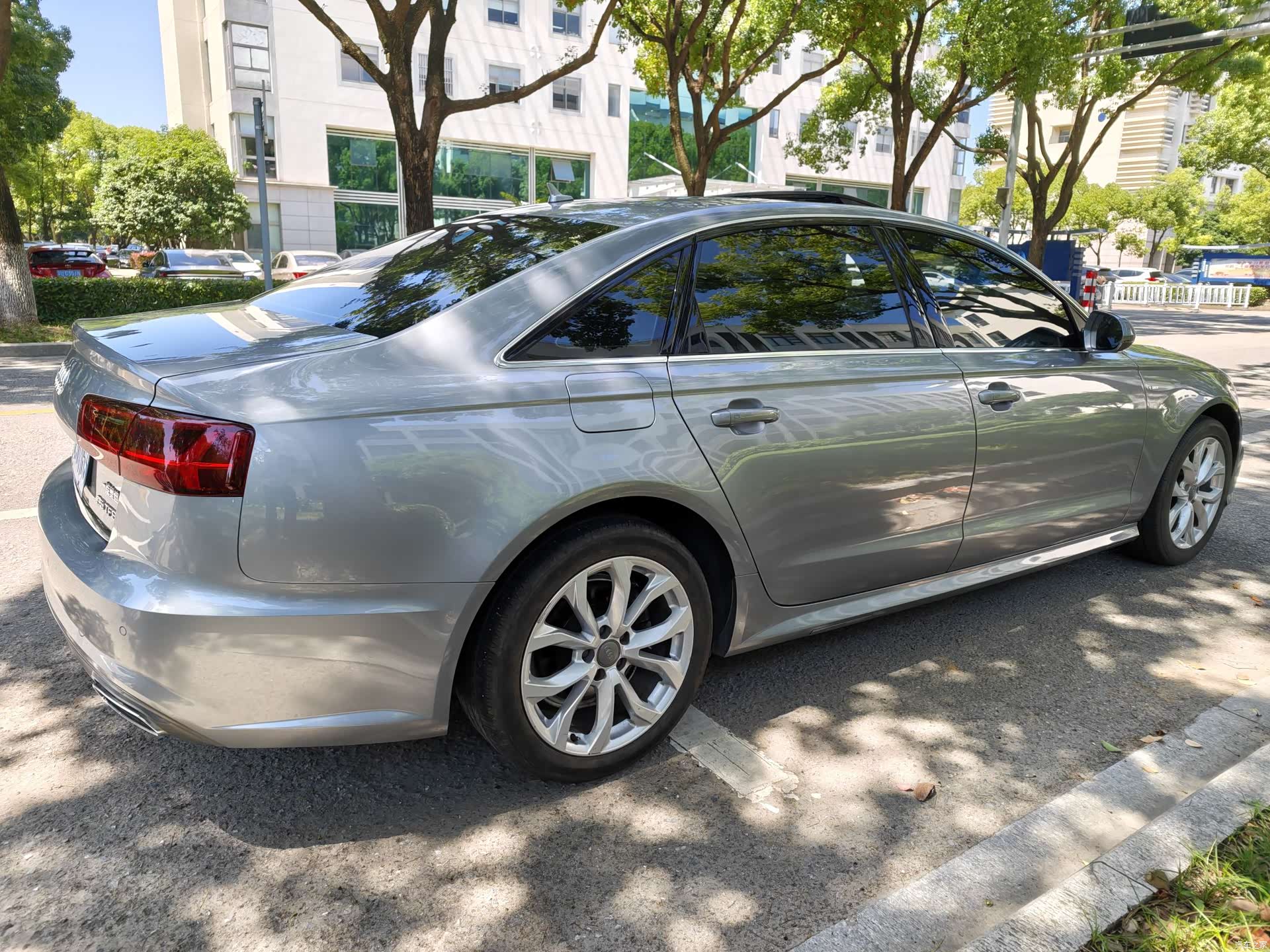 Audi A6L, 2018 все фото