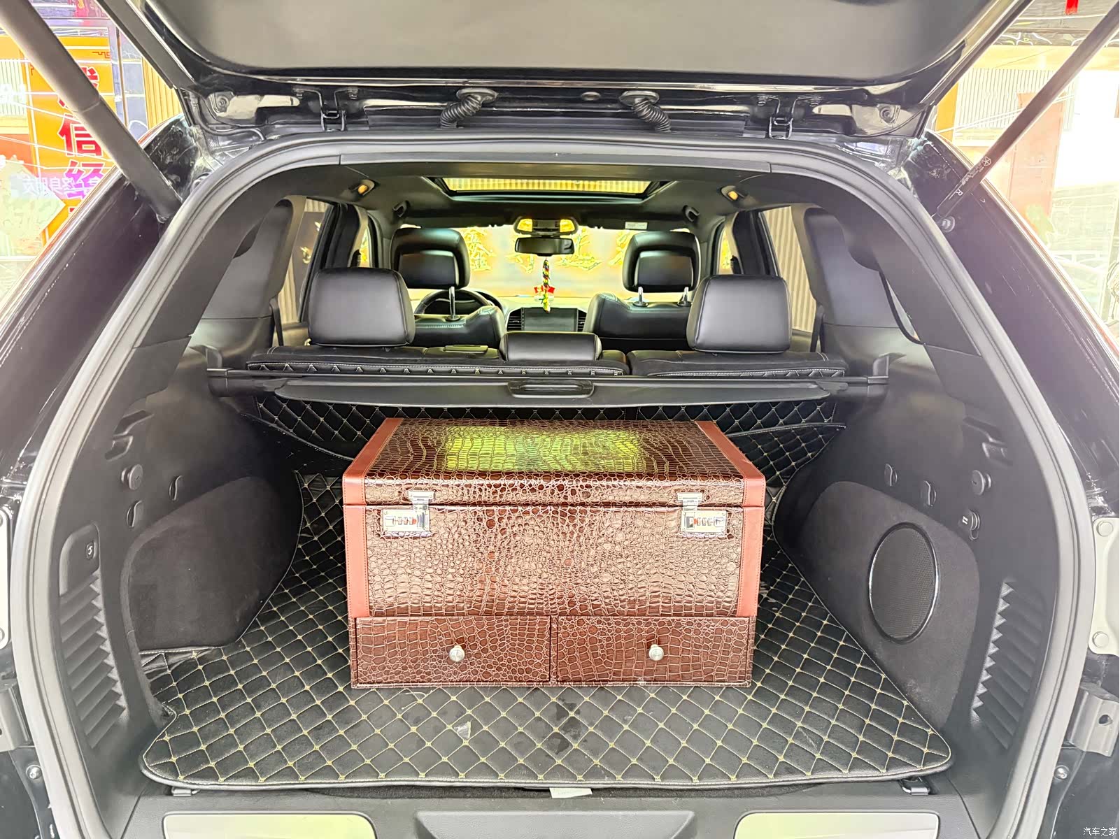Jeep Grand Cherokee, 2014 19