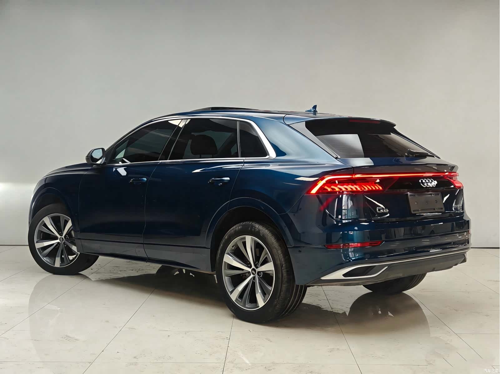 Audi Q8, 2021 21