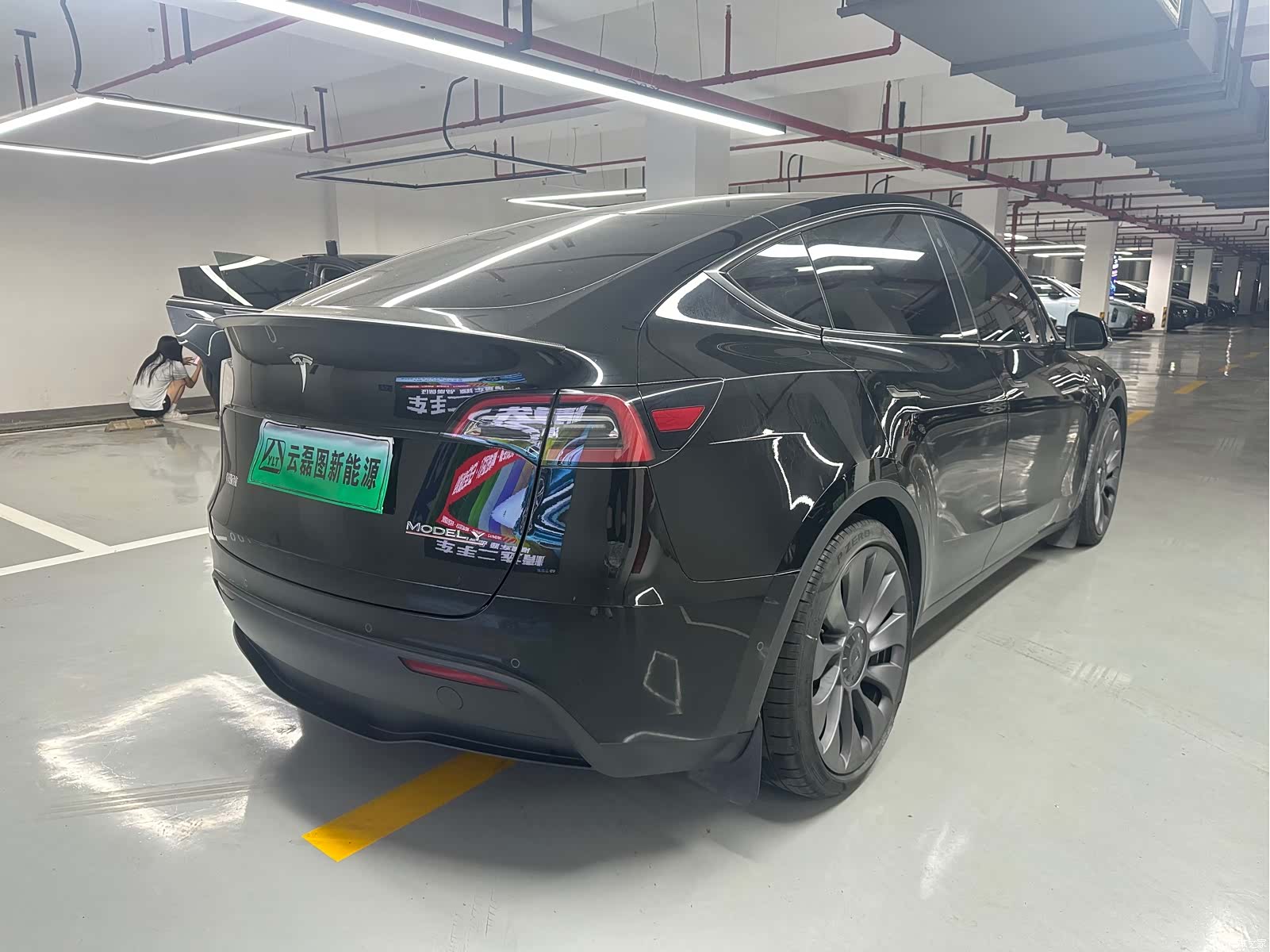 Tesla Model Y, 2023 4