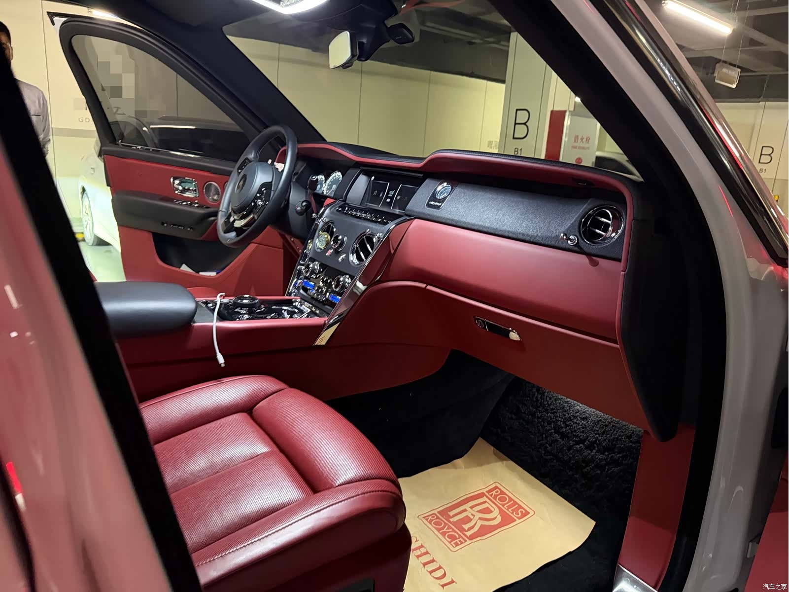 Rolls-Royce Cullinan, 2024 6