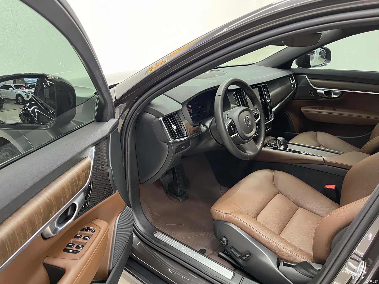 Volvo V90, 2025 14
