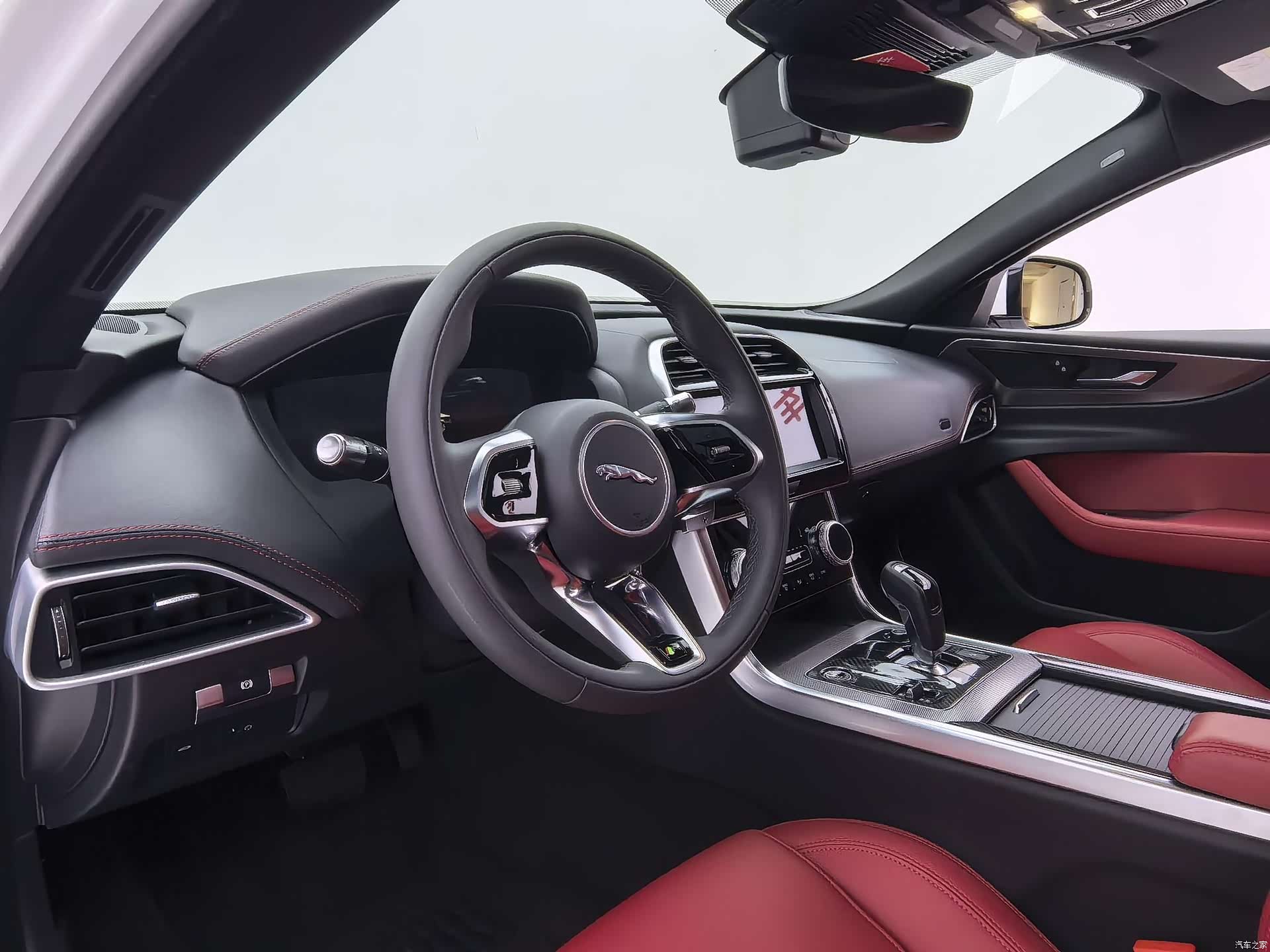 Land Rover XEL, 2022 19