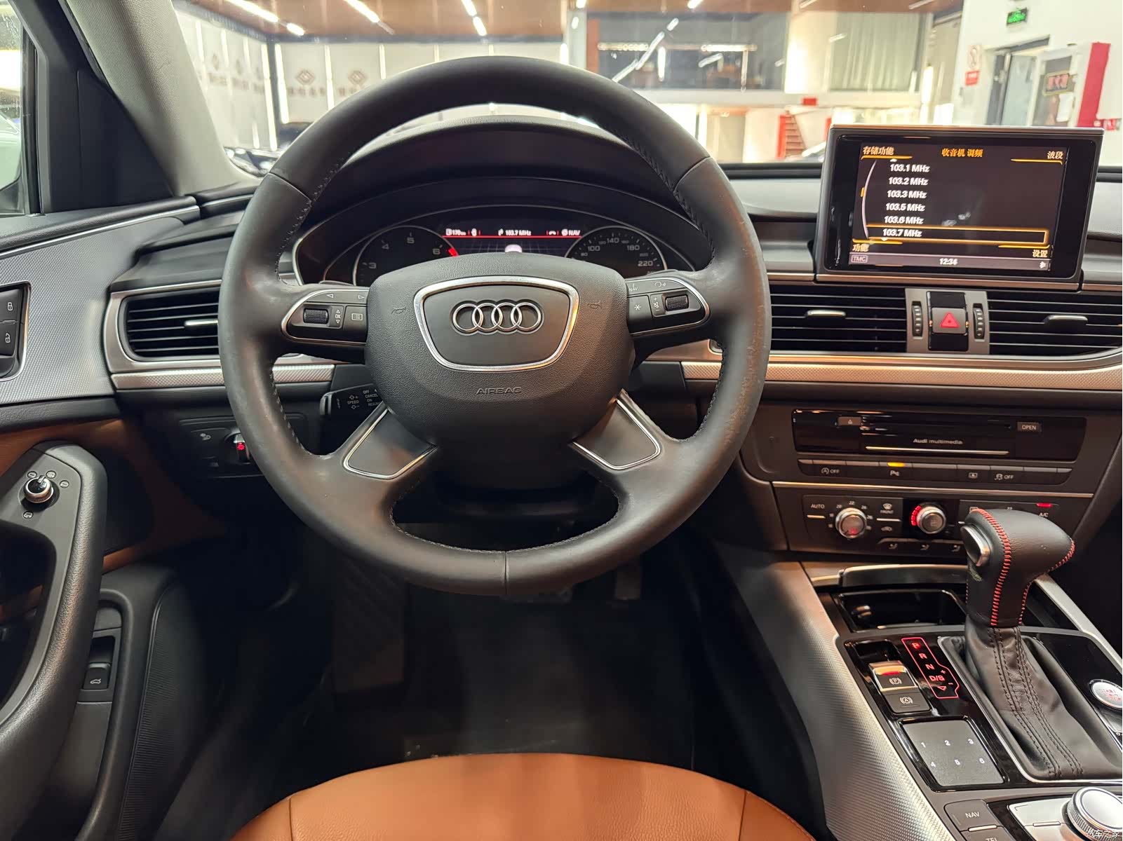 Audi A6L, 2015 14