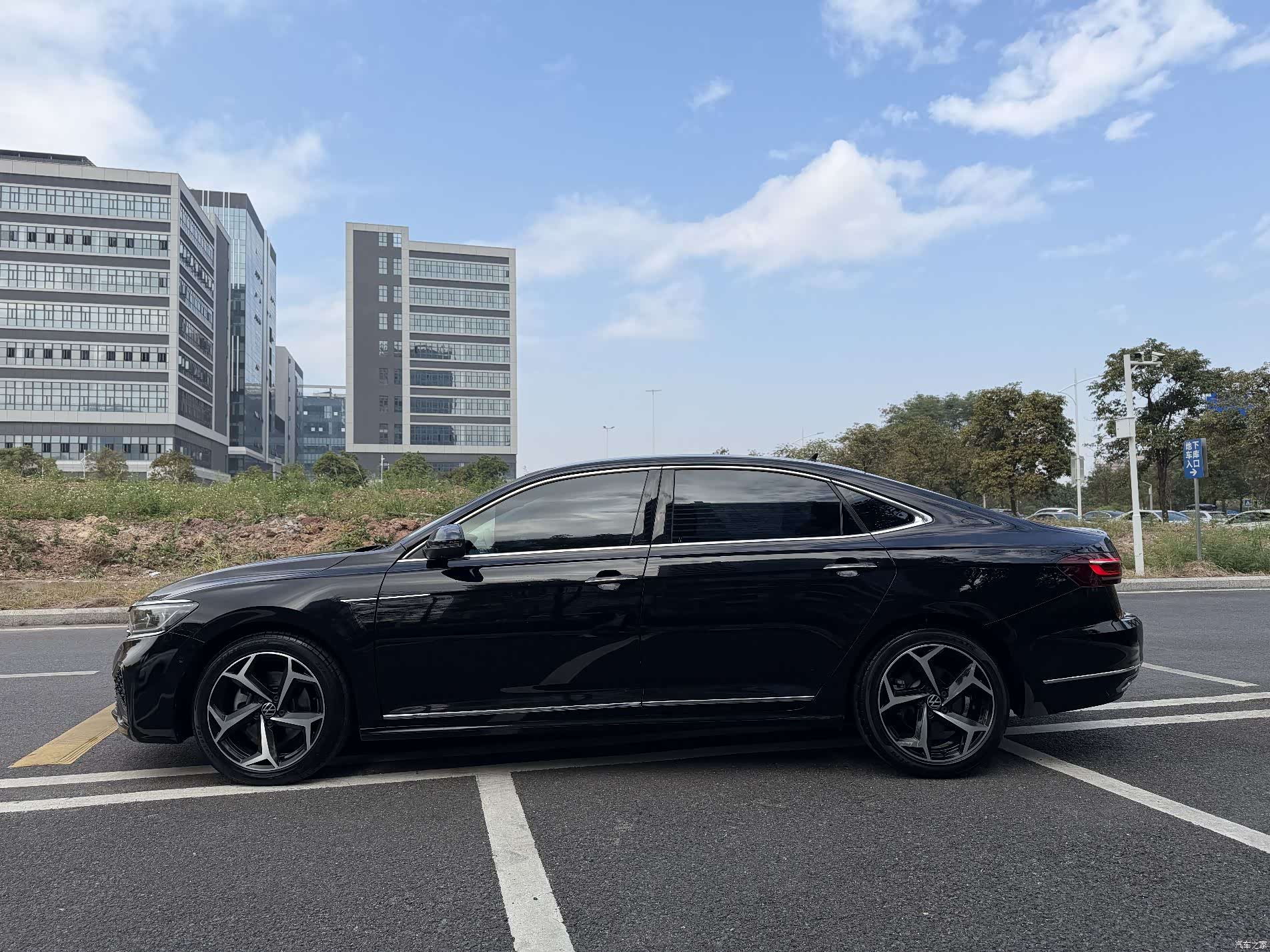 Volkswagen Passat, 2023 3