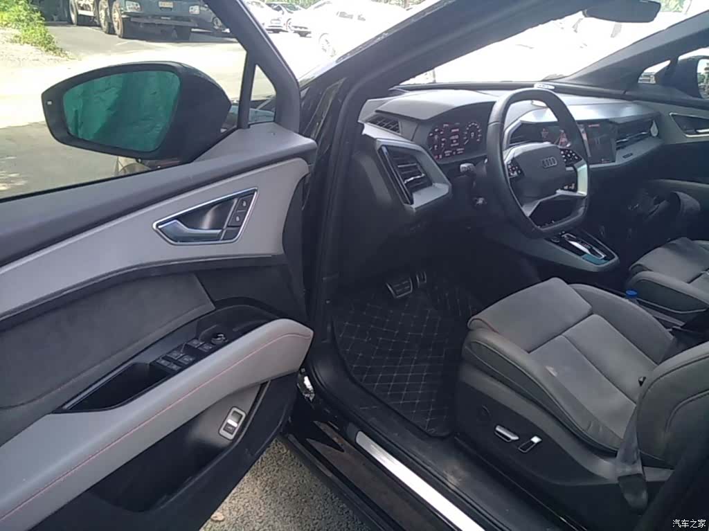 Audi Q5 e-tron, 2023 16
