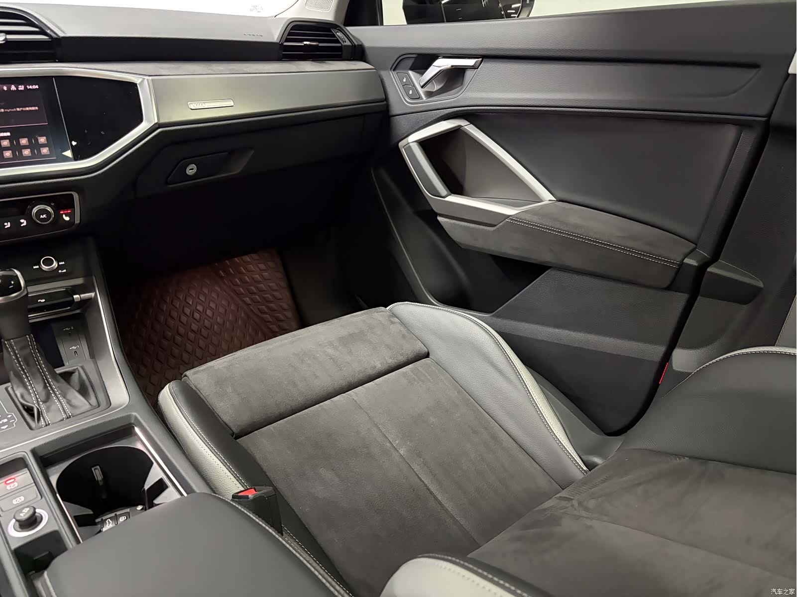 Audi Q3, 2022 10