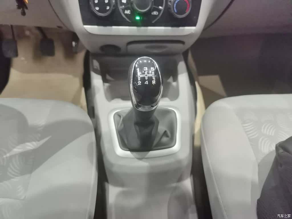BAIC M20, 2016 14