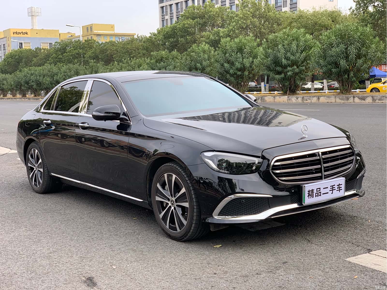 Mercedes-Benz E-Class, 2022 3