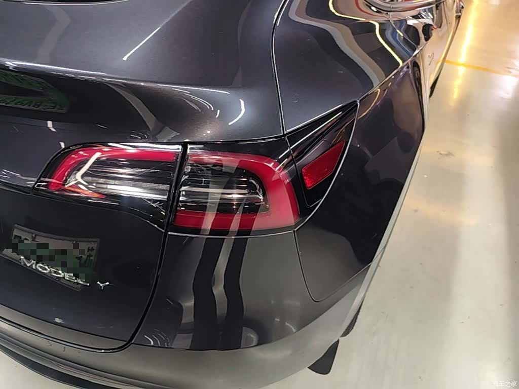 Tesla Model Y, 2024 8