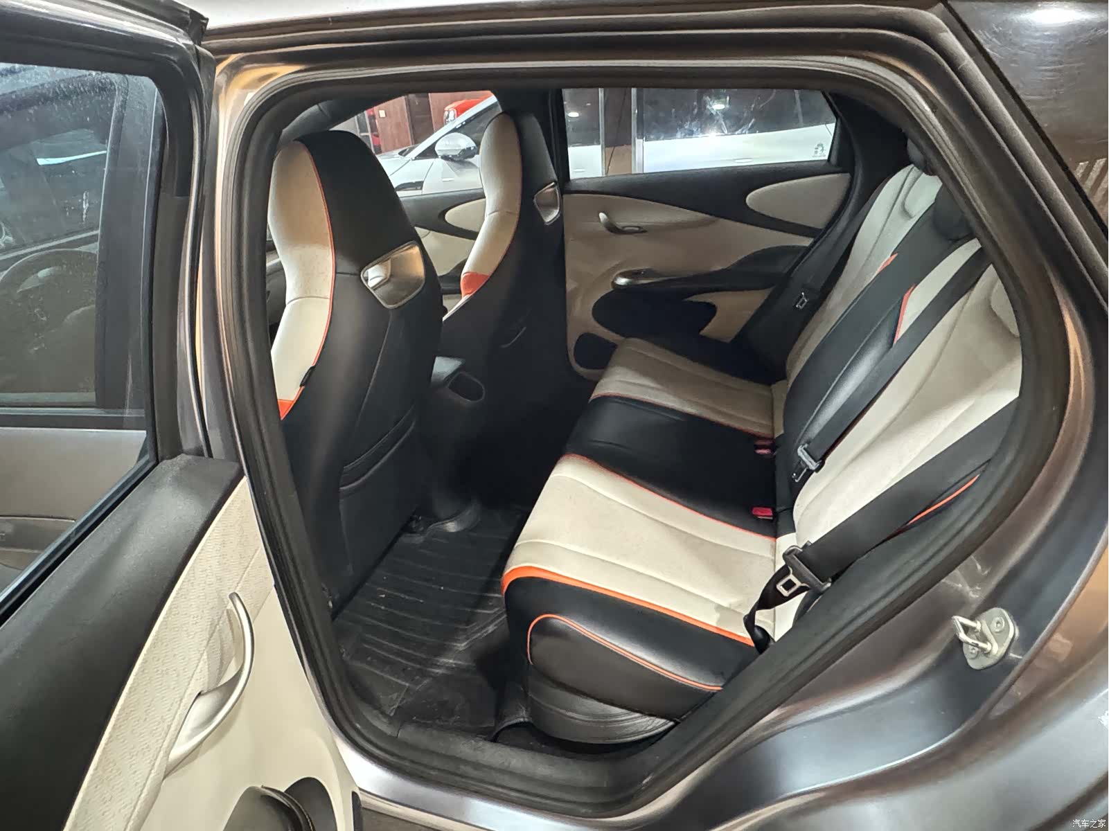BYD Dolphin, 2022 16