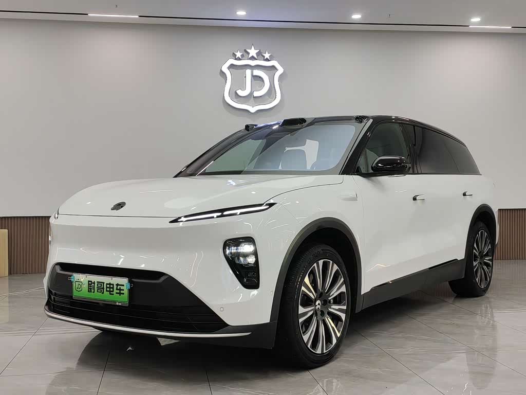 NIO ES8
