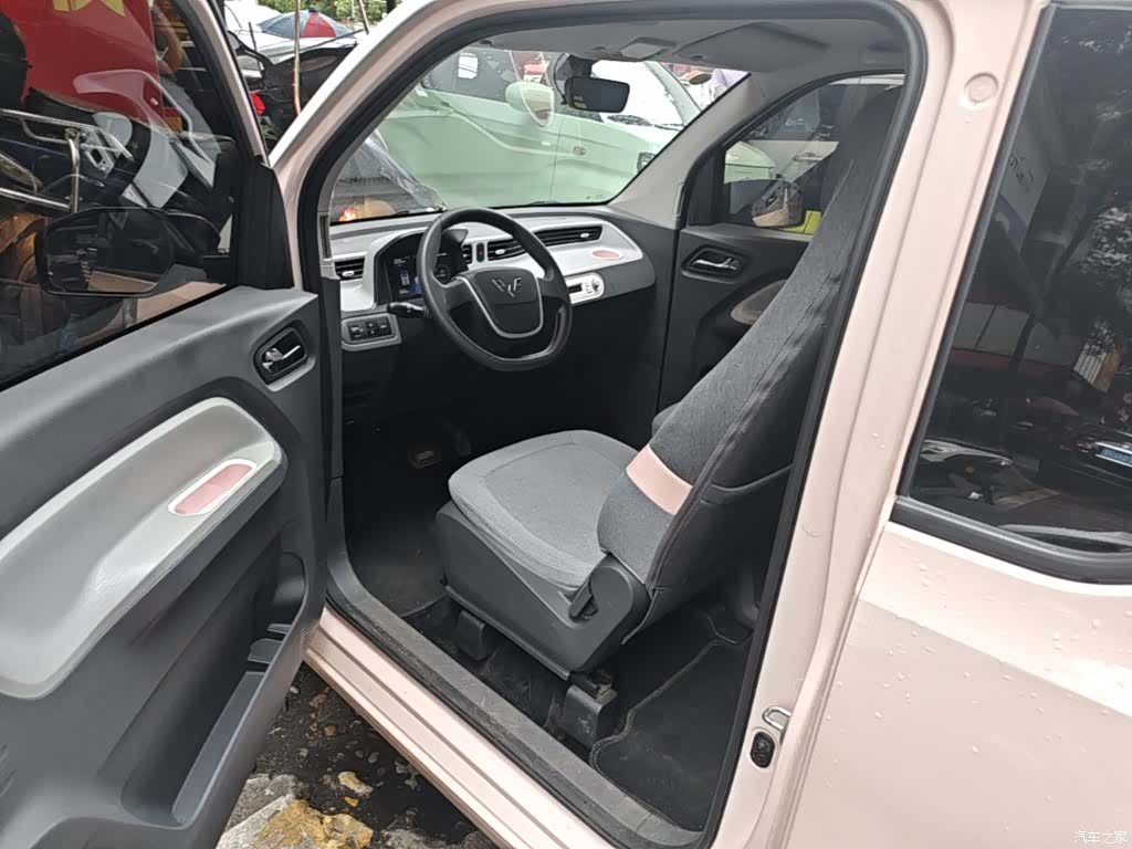 Wuling MINIEV, 2022 11