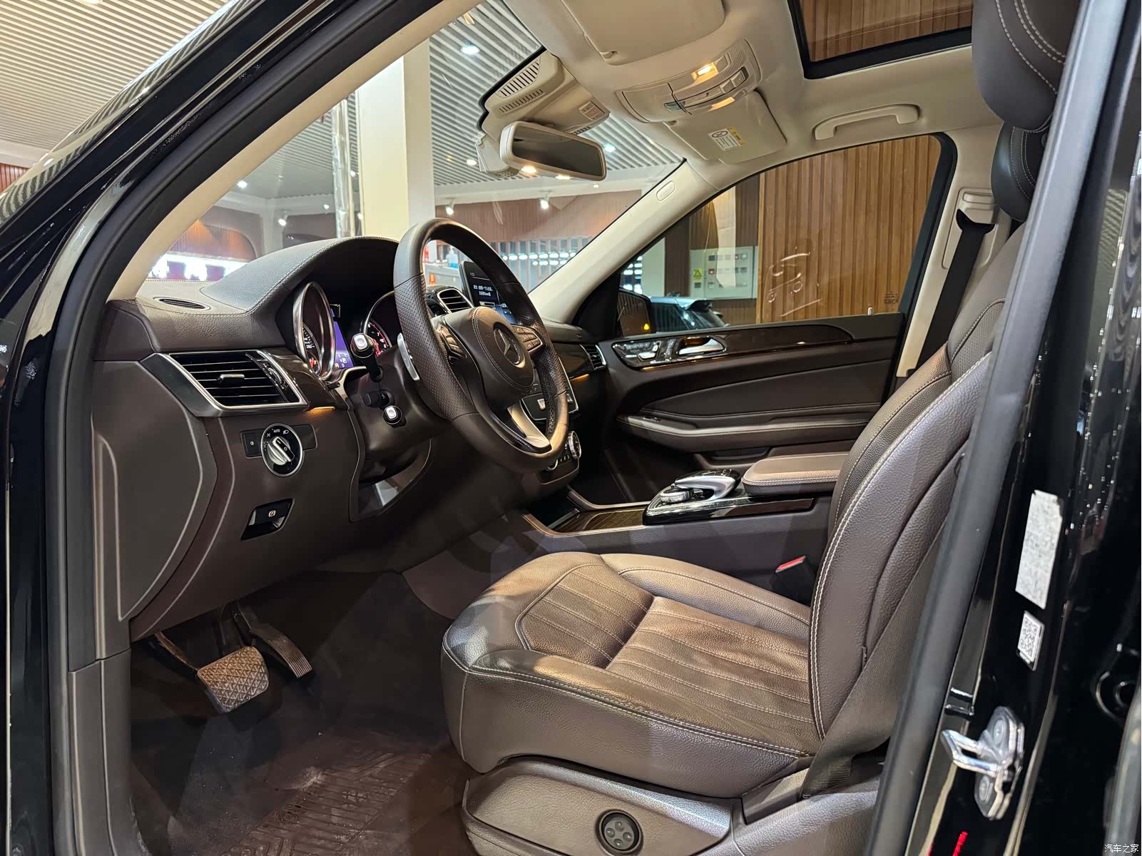 Mercedes-Benz GLS, 2019 8