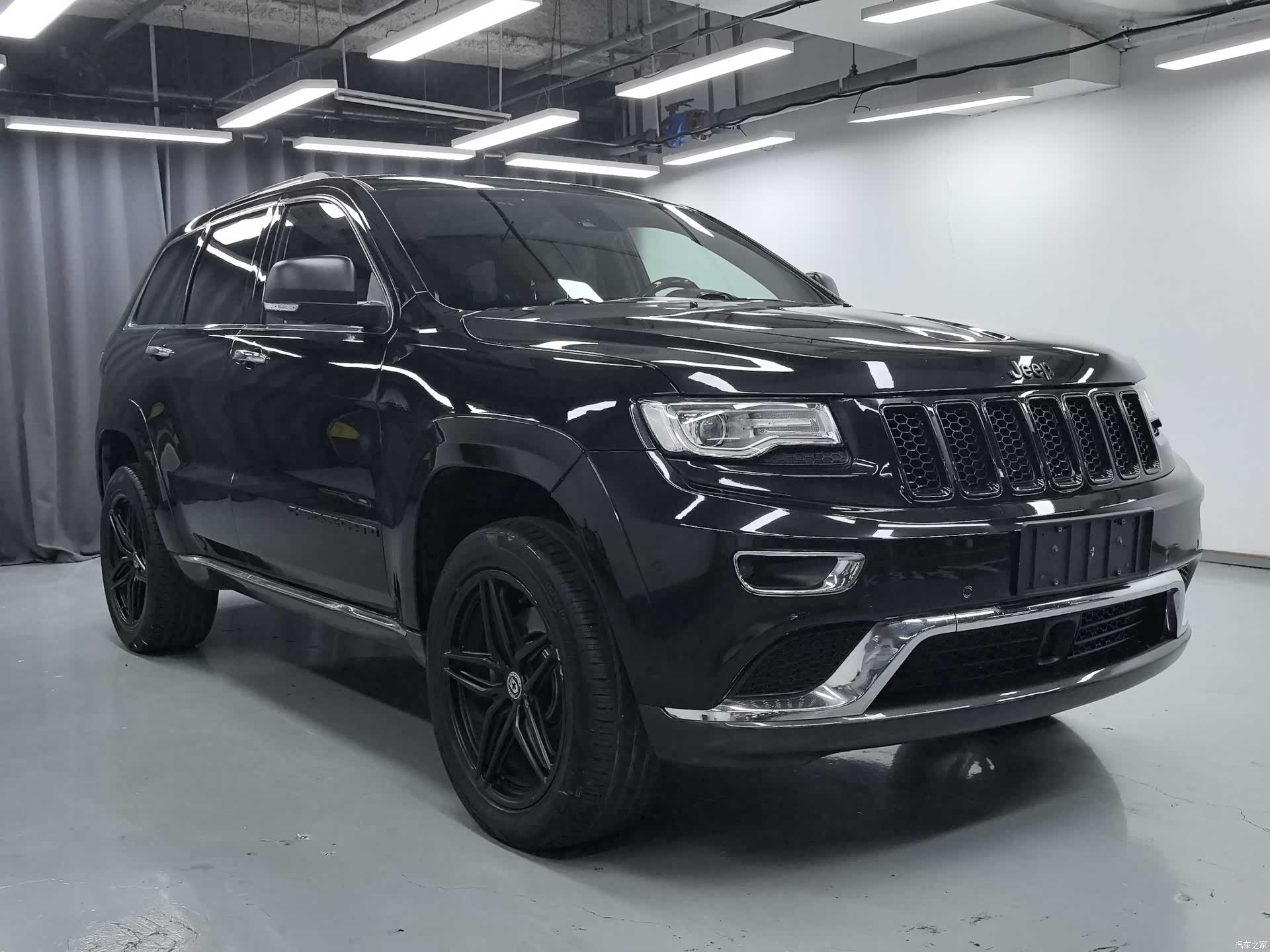 Jeep Grand Cherokee, 2015 3