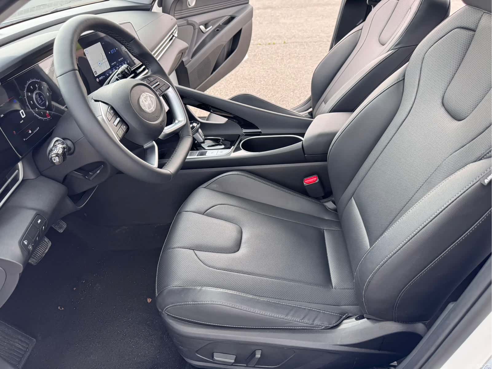 Hyundai Elantra, 2023 9