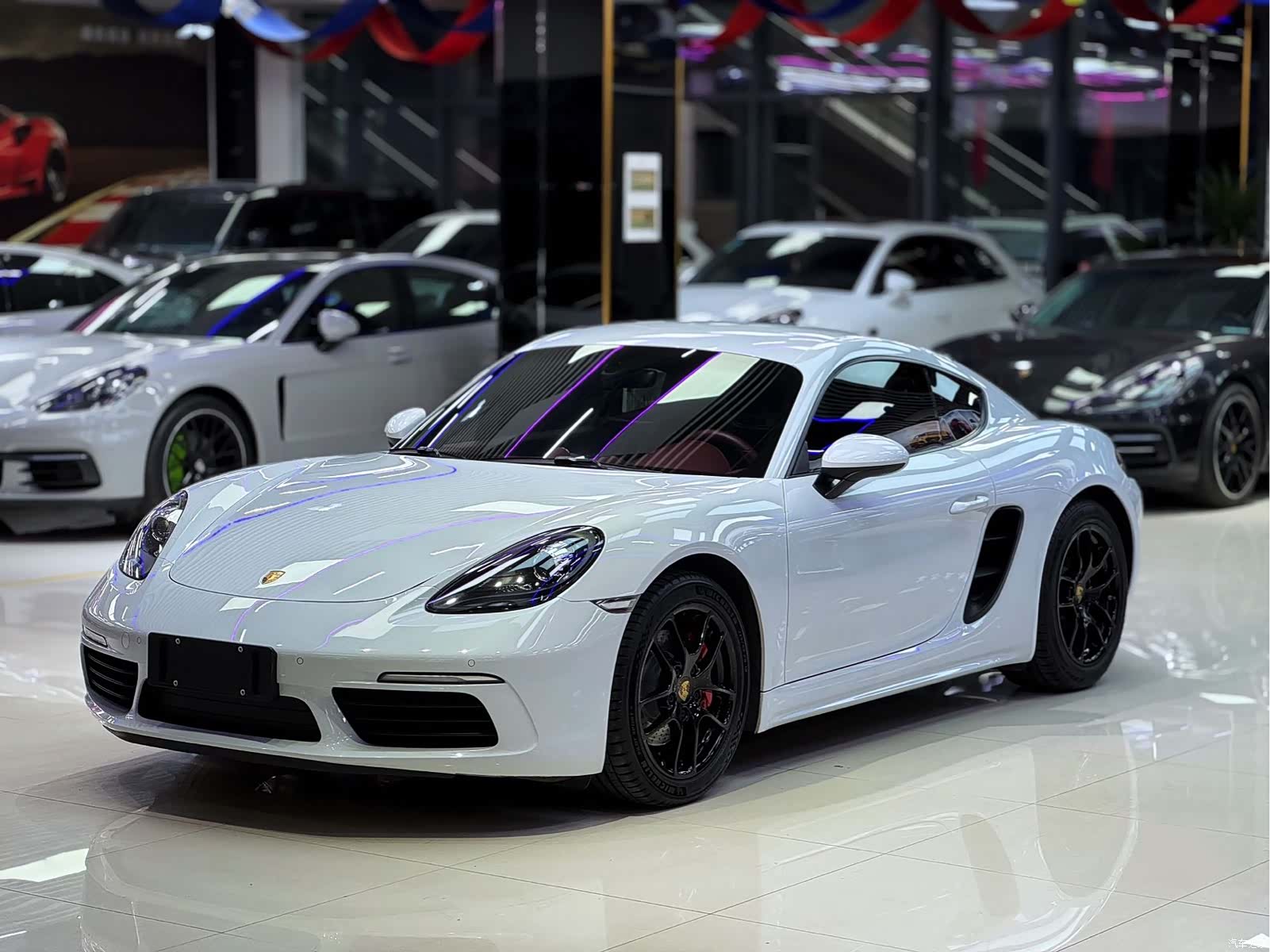 Porsche Cayman, 2019 1