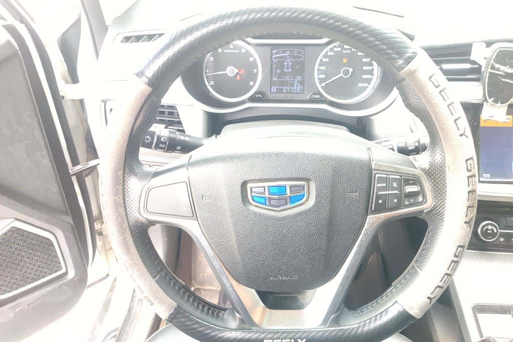 Geely Emgrand, 2018 15
