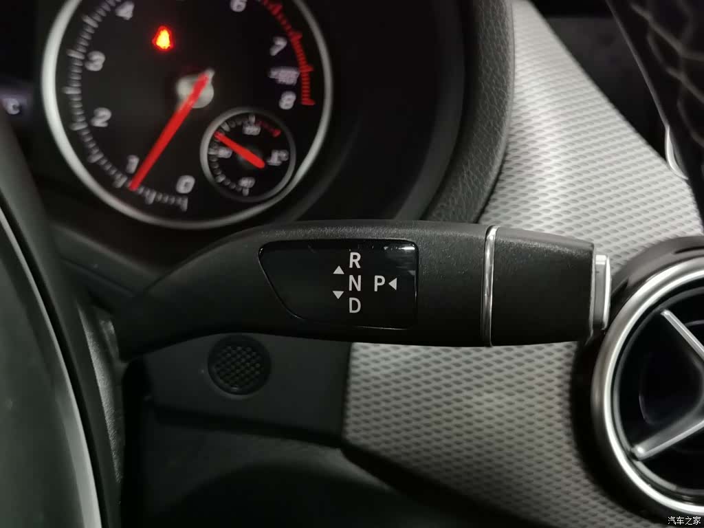 Mercedes-Benz B-Class, 2018 13