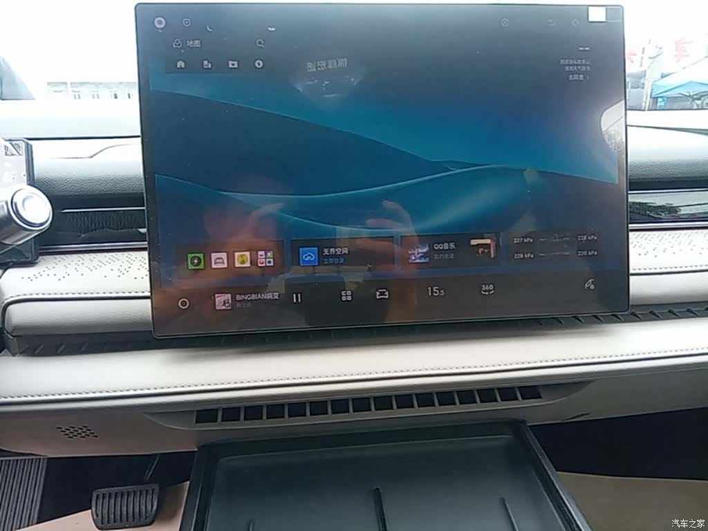 Geely 8, 2025 13