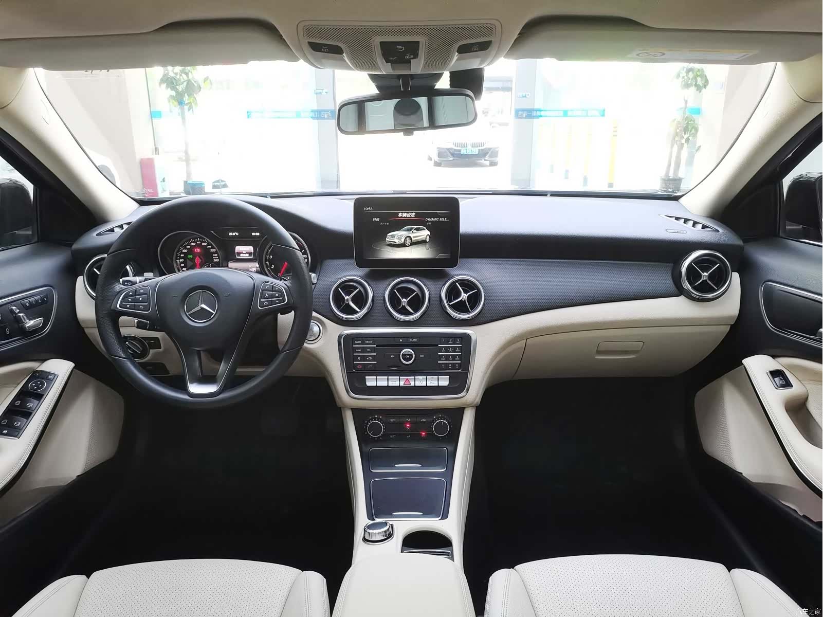Mercedes-Benz GLA, 2017 11