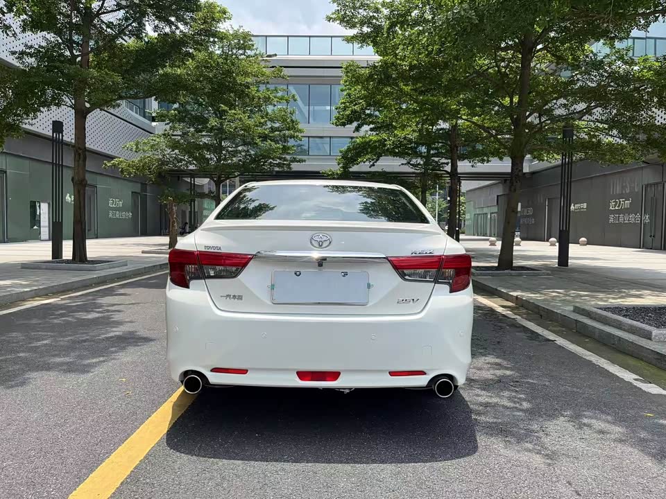 Toyota Reiz Toyota Reiz