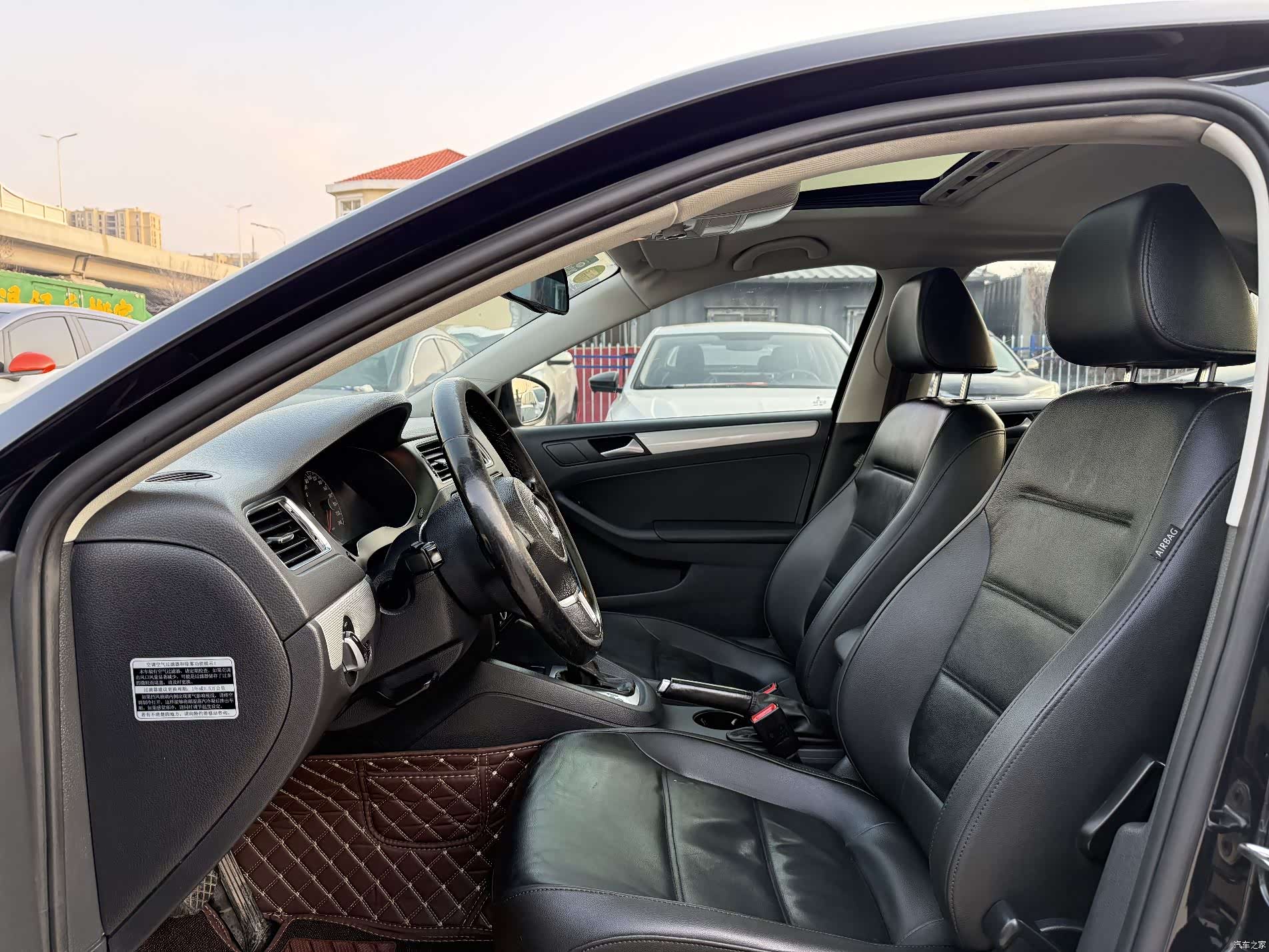 Volkswagen Sagitar, 2014 4