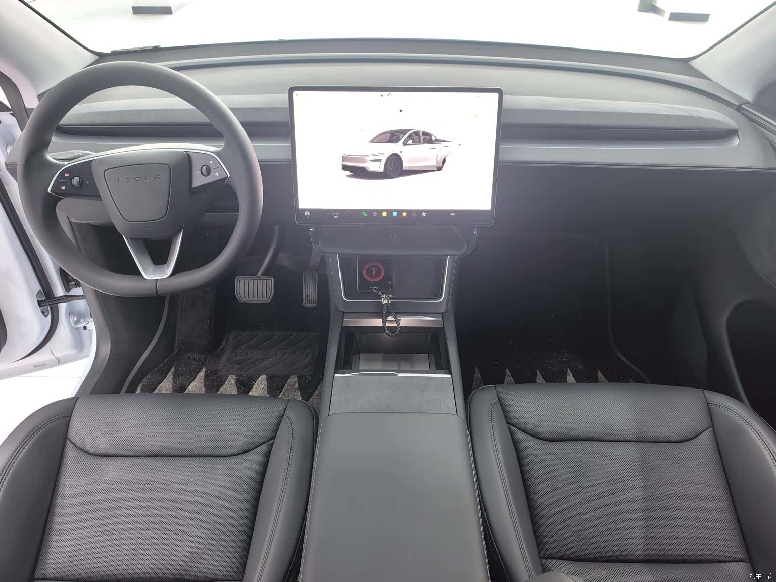 Tesla Model Y, 2025 4