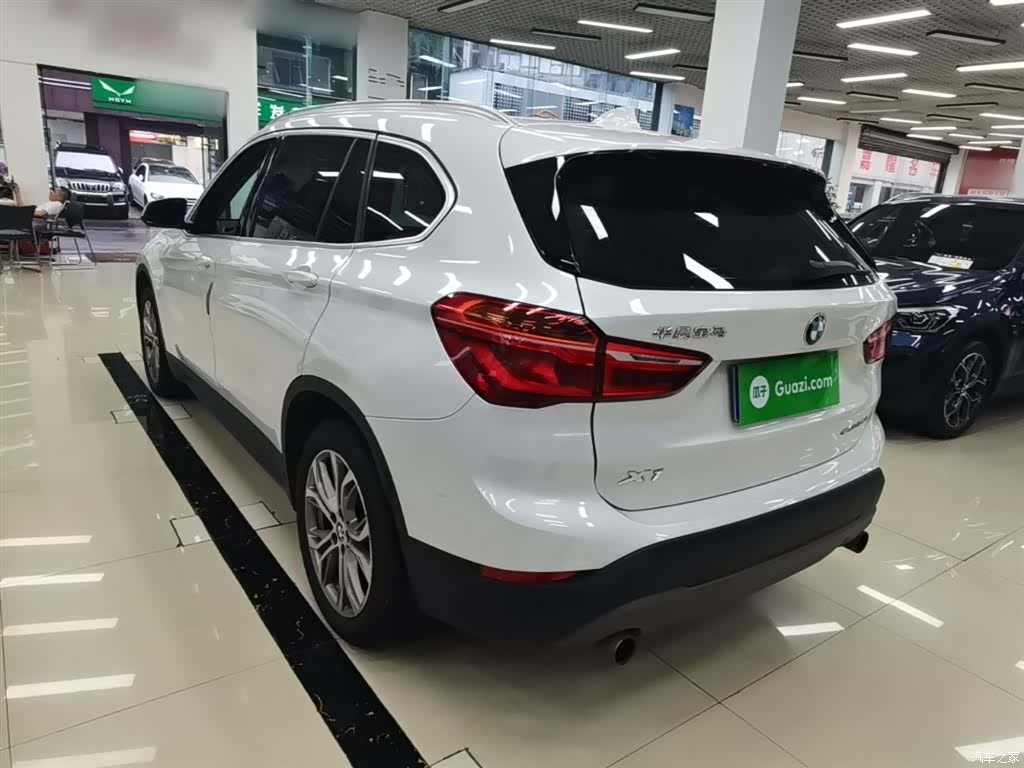 BMW X1, 2019 все фото