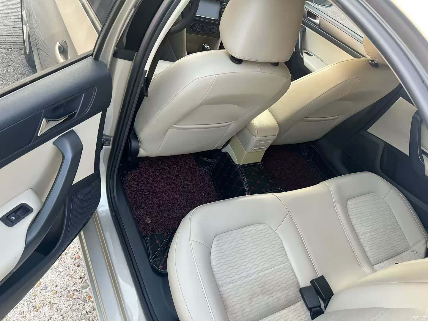 Skoda Rapid, 2017 7