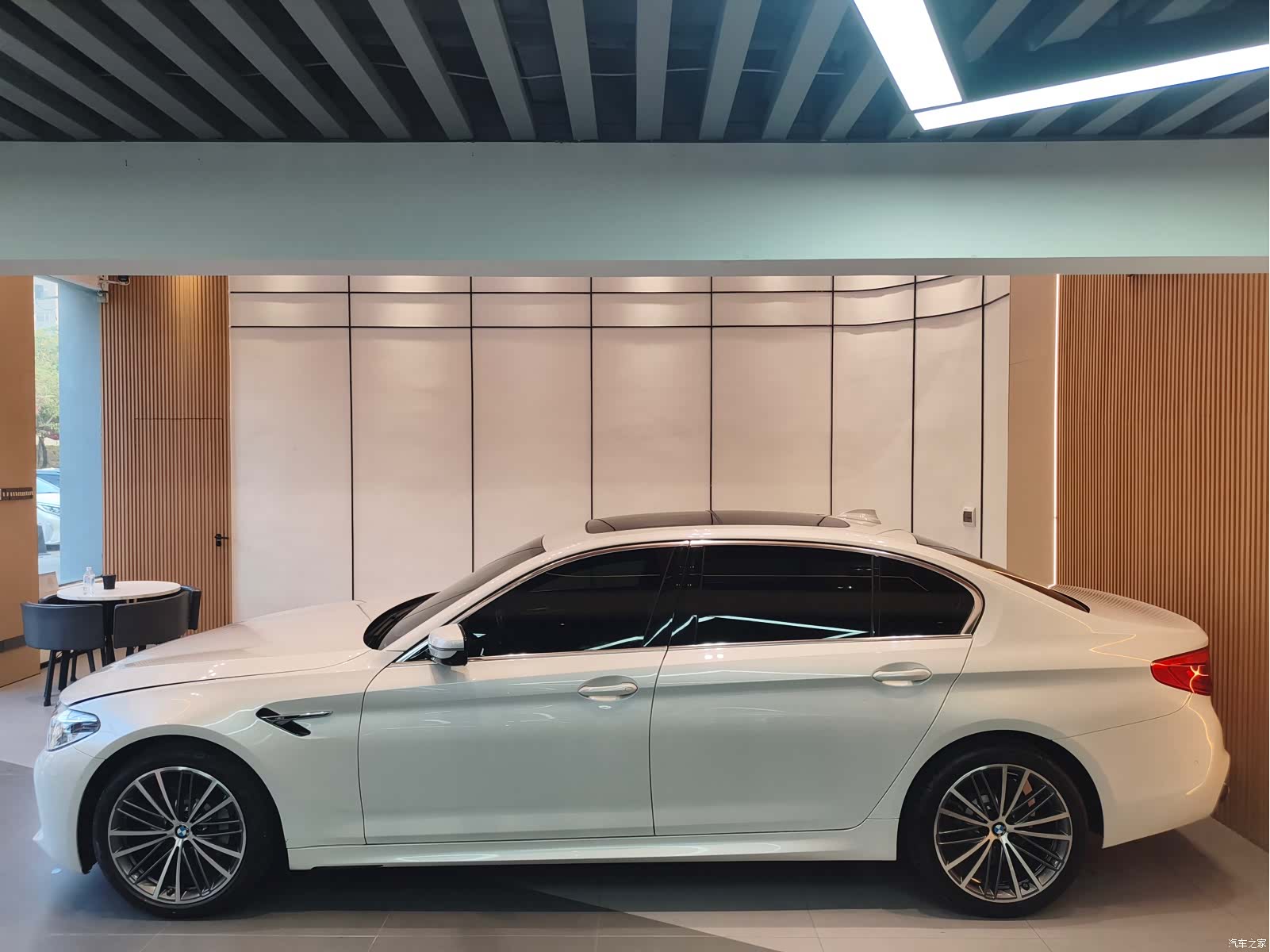 BMW 5 Series, 2020 4