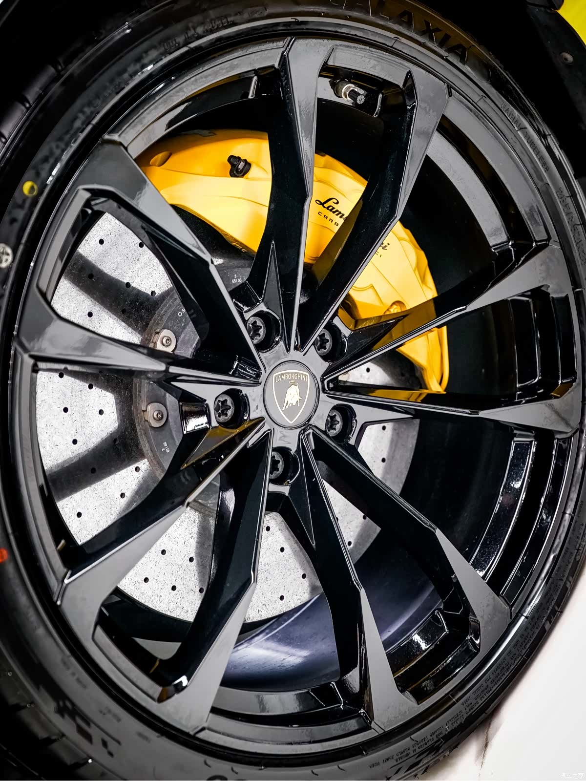Lamborghini Urus, 2020 8