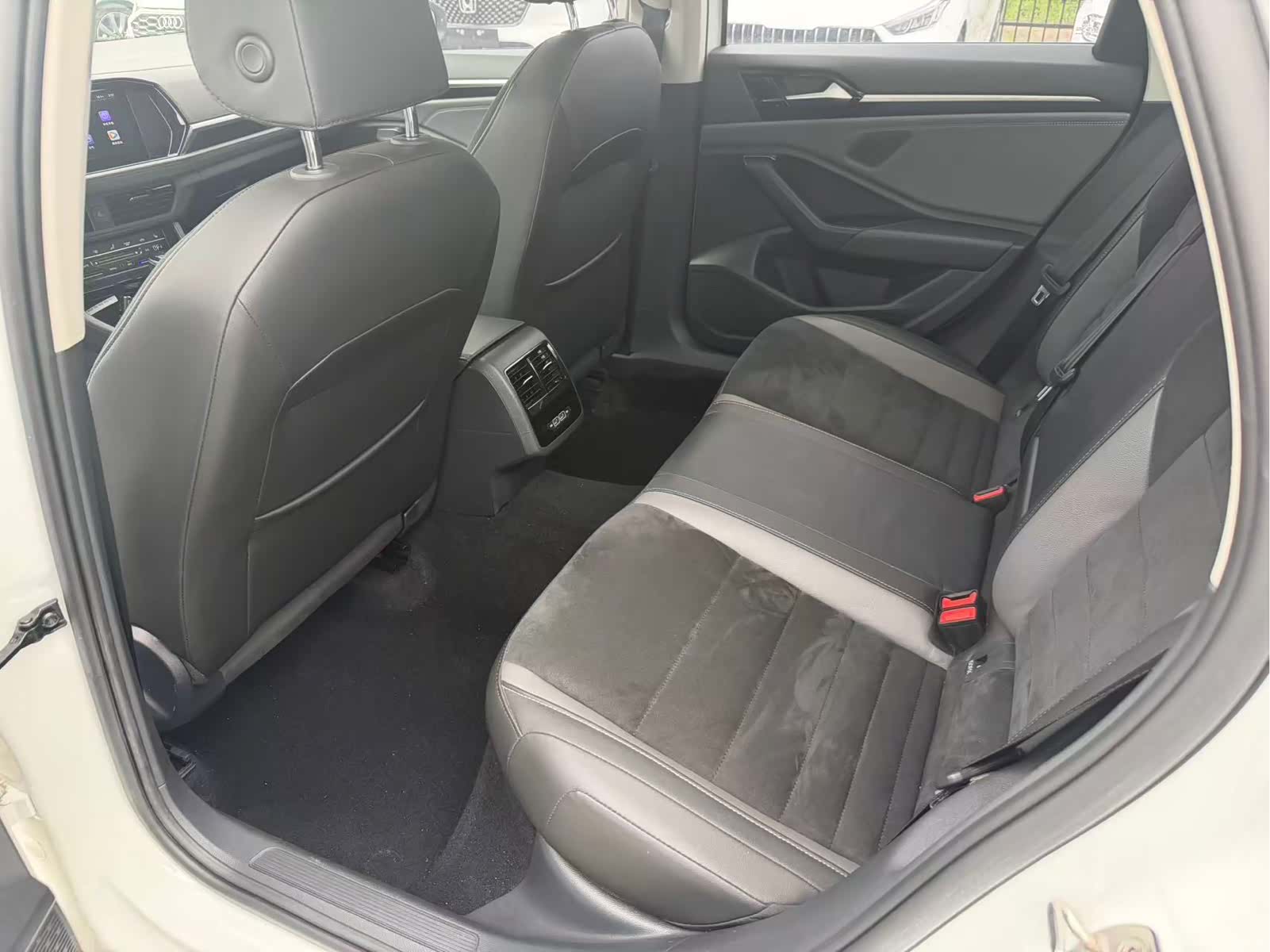 Volkswagen Sagitar, 2022 9