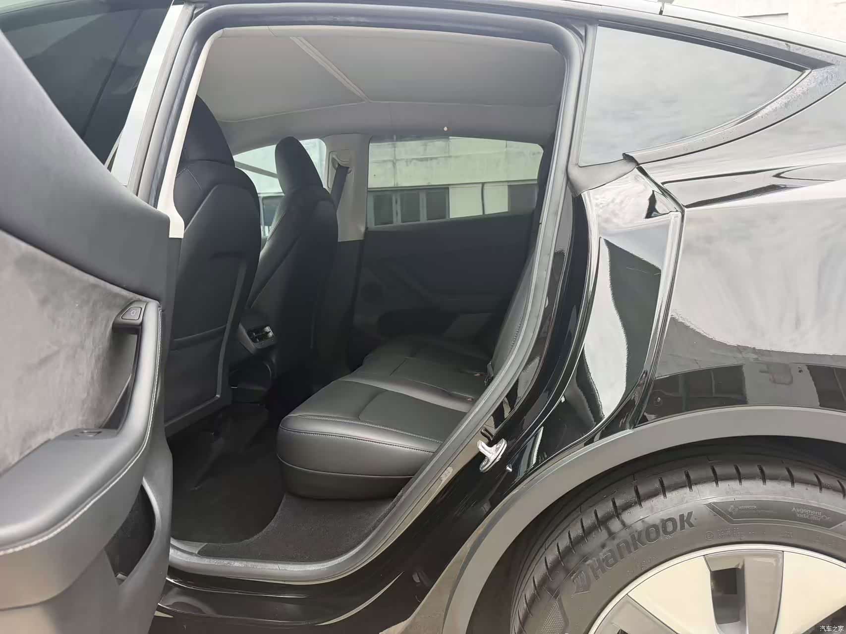 Tesla Model Y, 2023 6