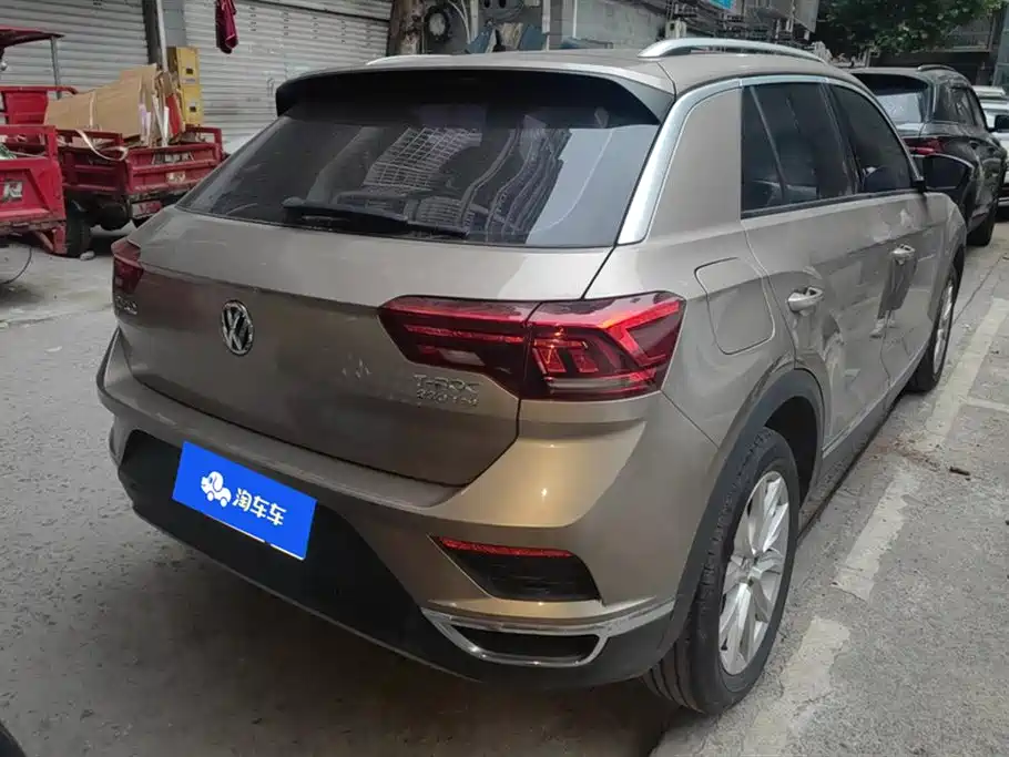 Volkswagen T-ROC exploring Songs