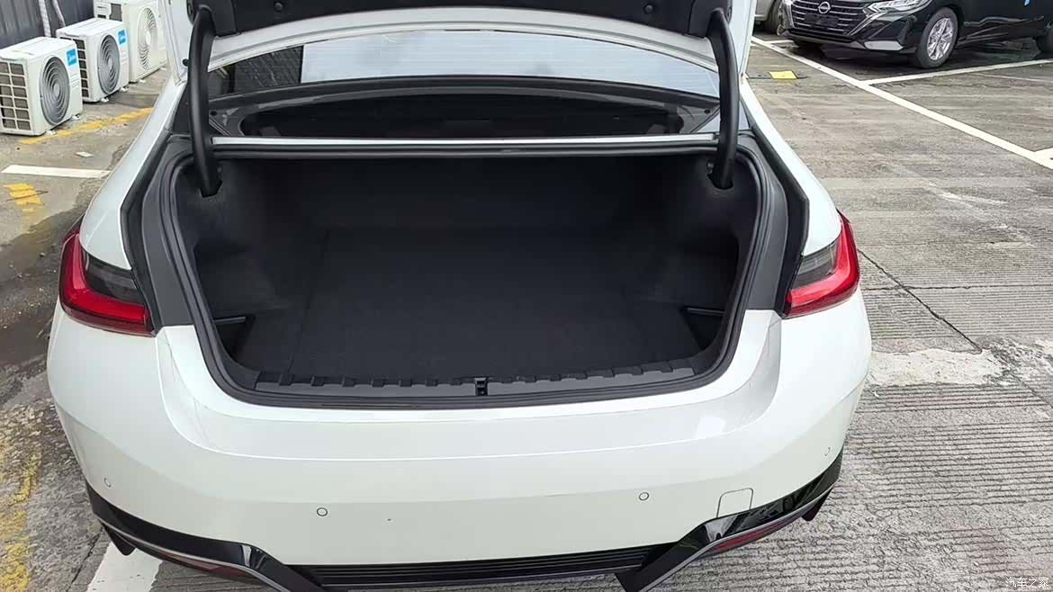 BMW i3, 2023 11