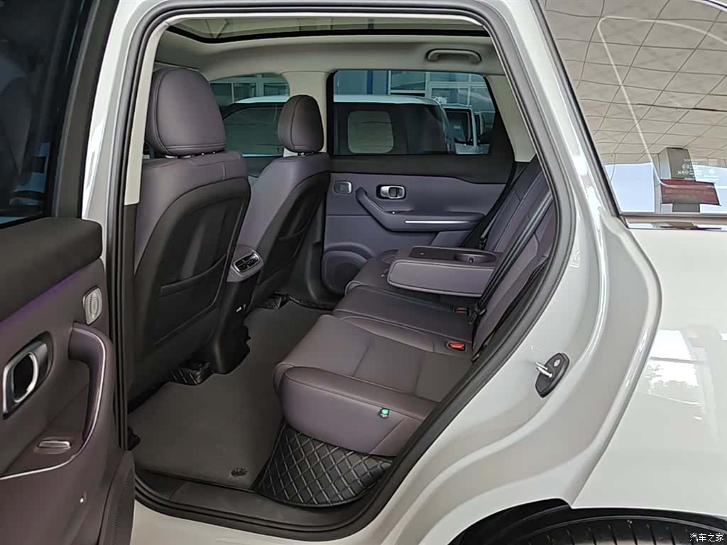Leapmotor C10, 2025 17