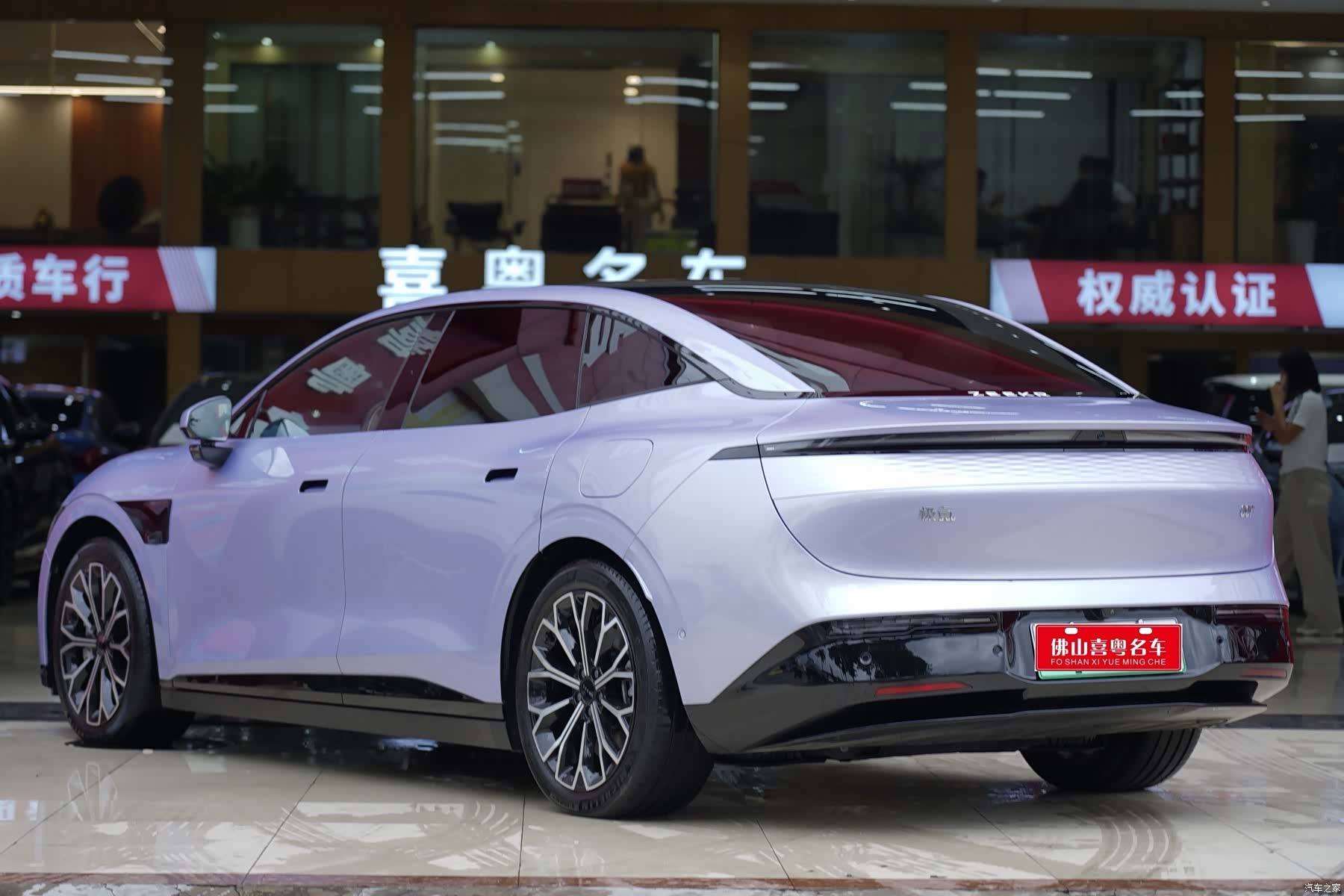 Zeekr 007, 2025 2