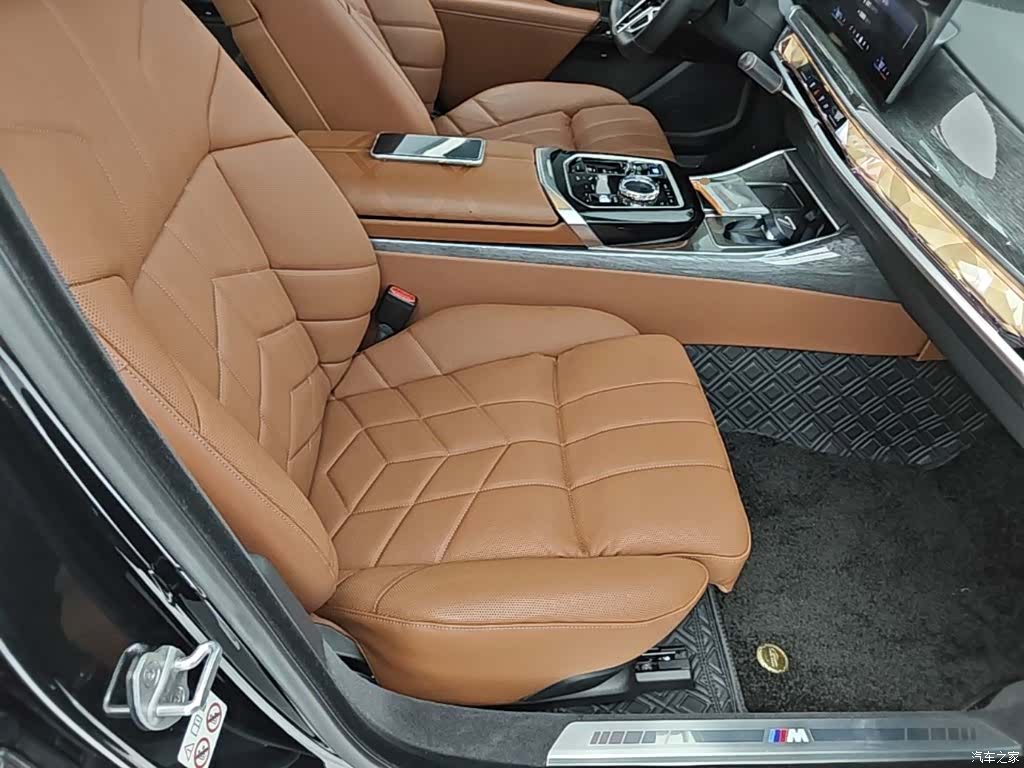 BMW i7, 2024 25