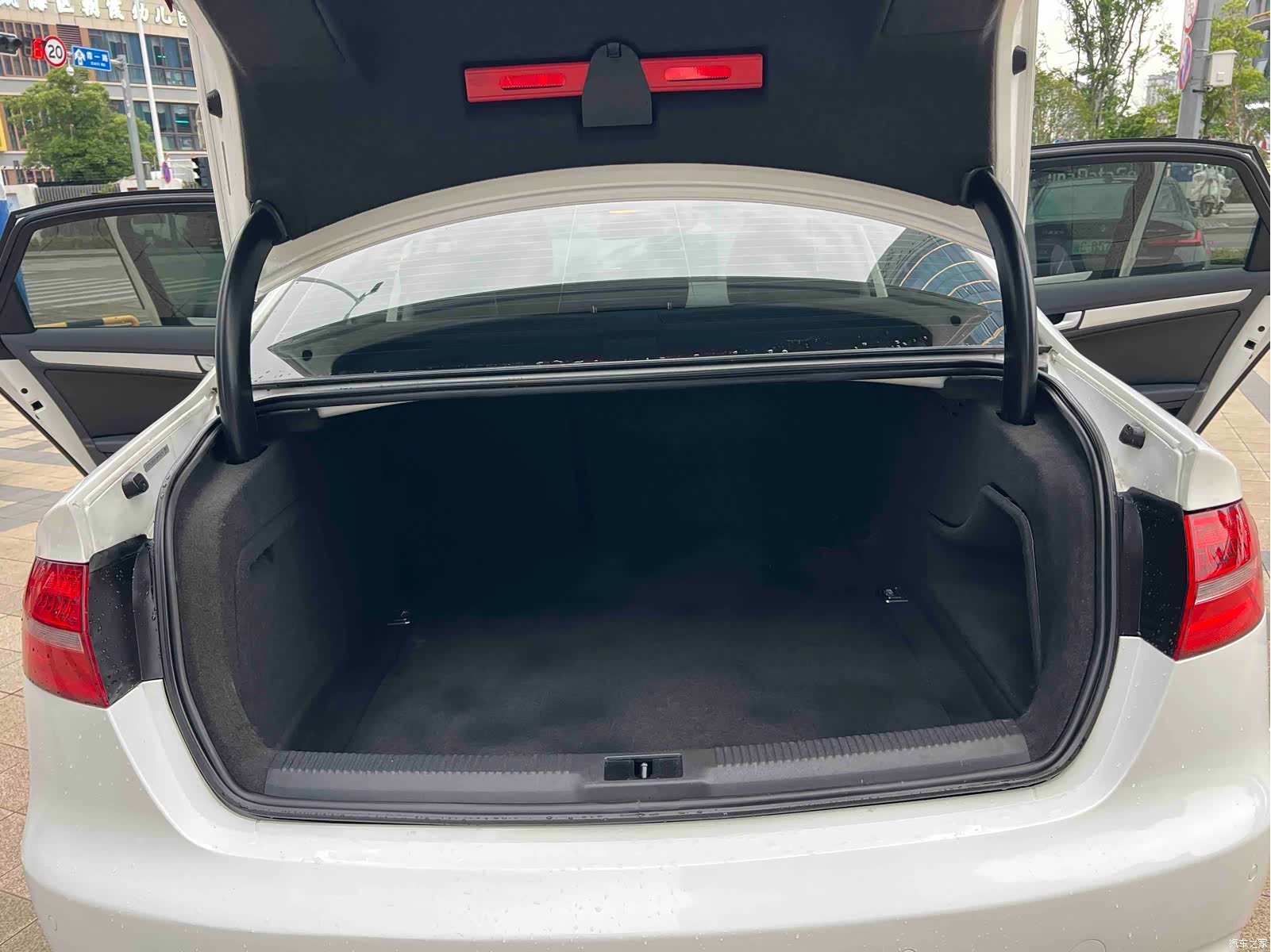 Audi A4L, 2015 16
