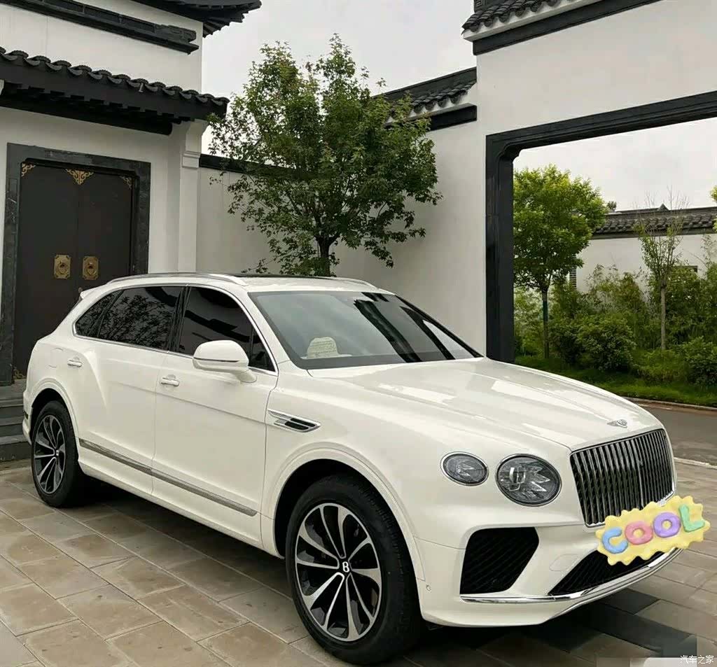 Bentley Bentayga, 2024 2