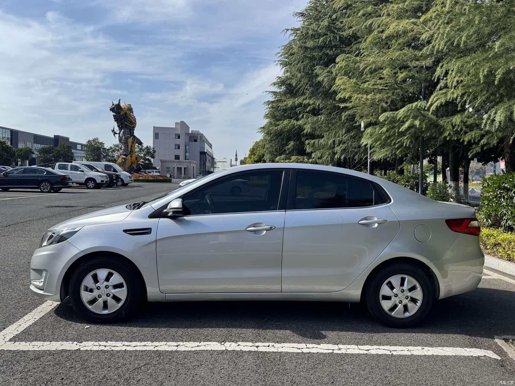 Kia K2, 2011 4