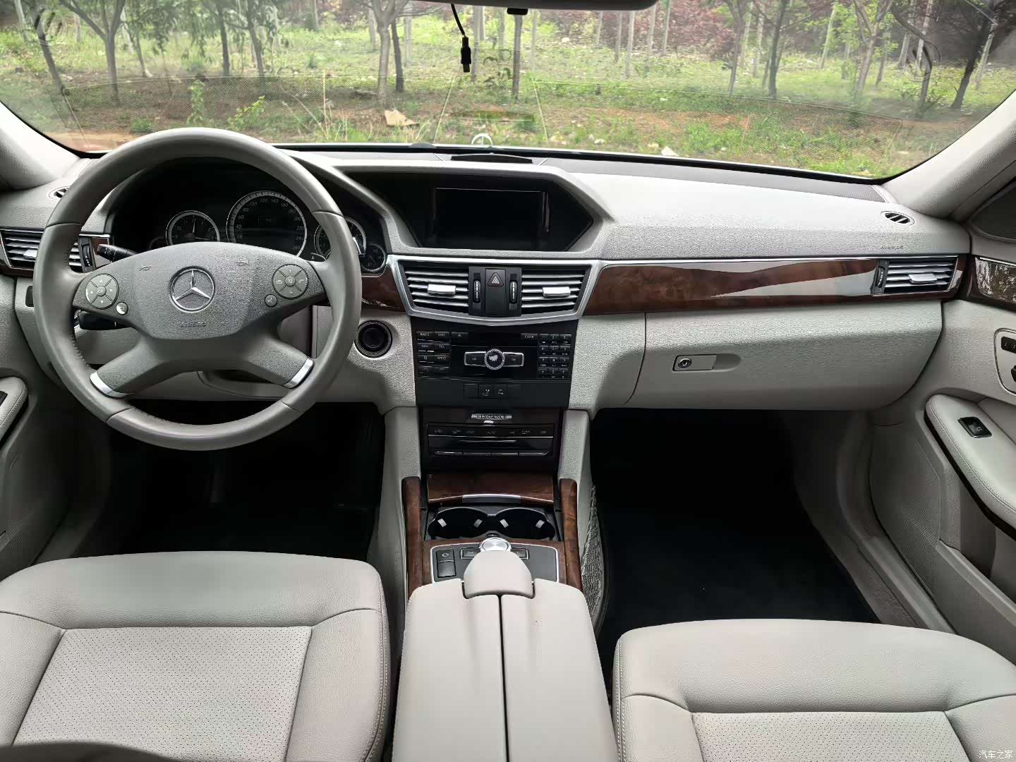Mercedes-Benz E-Class, 2013 9
