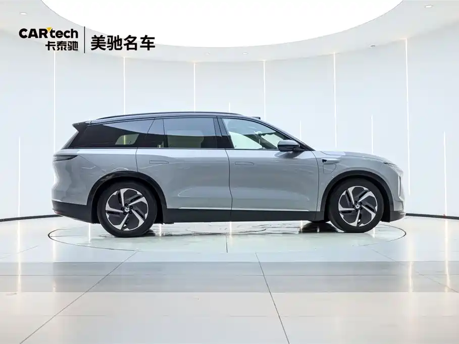 NIO ES8